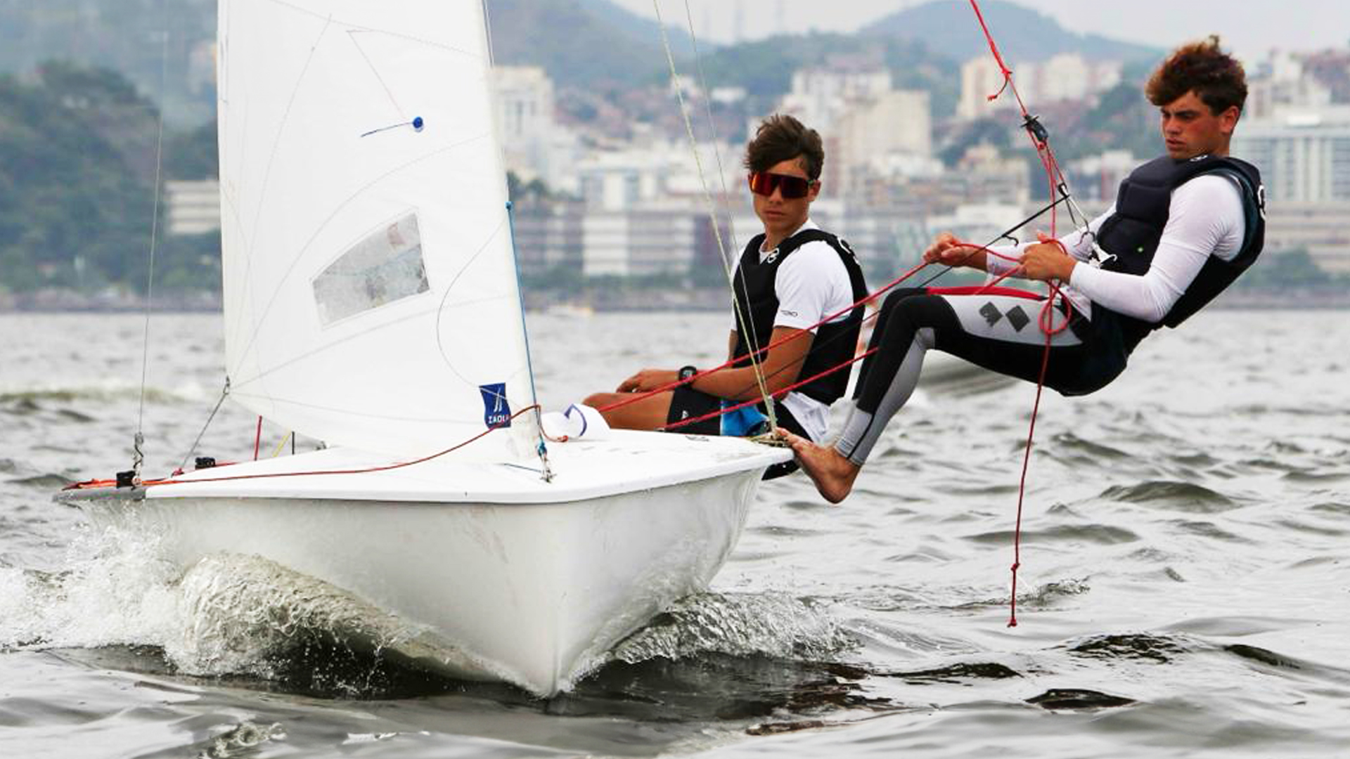 Marco dogliotti durante una regata con Alessio Cindolo